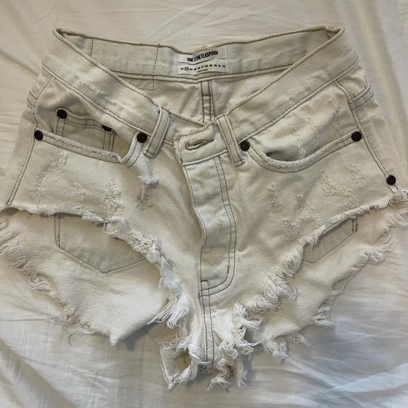 One teaspoon light white high rise shorts - Picture 1 of 2